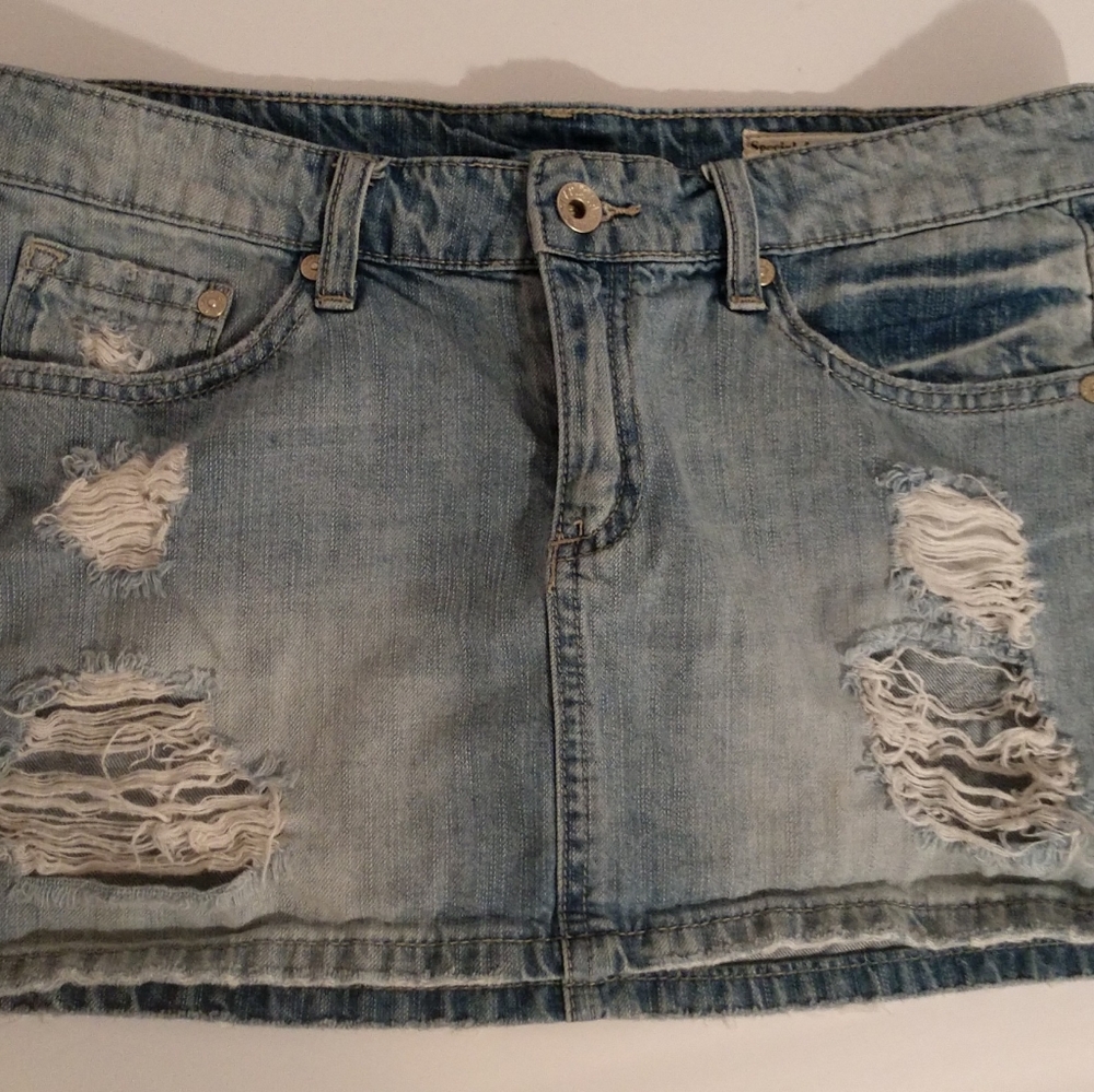 Women's distressed blue jean mini skirt size med.